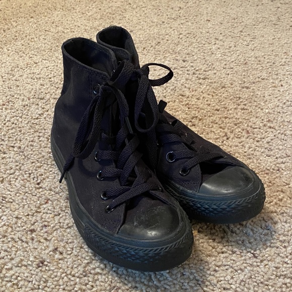 converse solid black